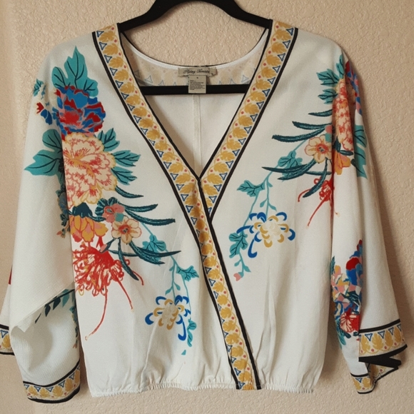 Vintage Style Flying Tomato Vee Neck Top - Picture 3 of 7